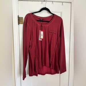 Yest extra large women’s shirt new with tags size 16